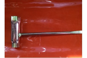 Ключ свічний з викруткою для бензопил